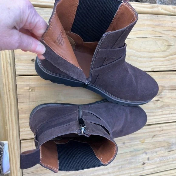 Donald J. Pliner Dark Brown Suede Women's Boots - Picture 6 of 9